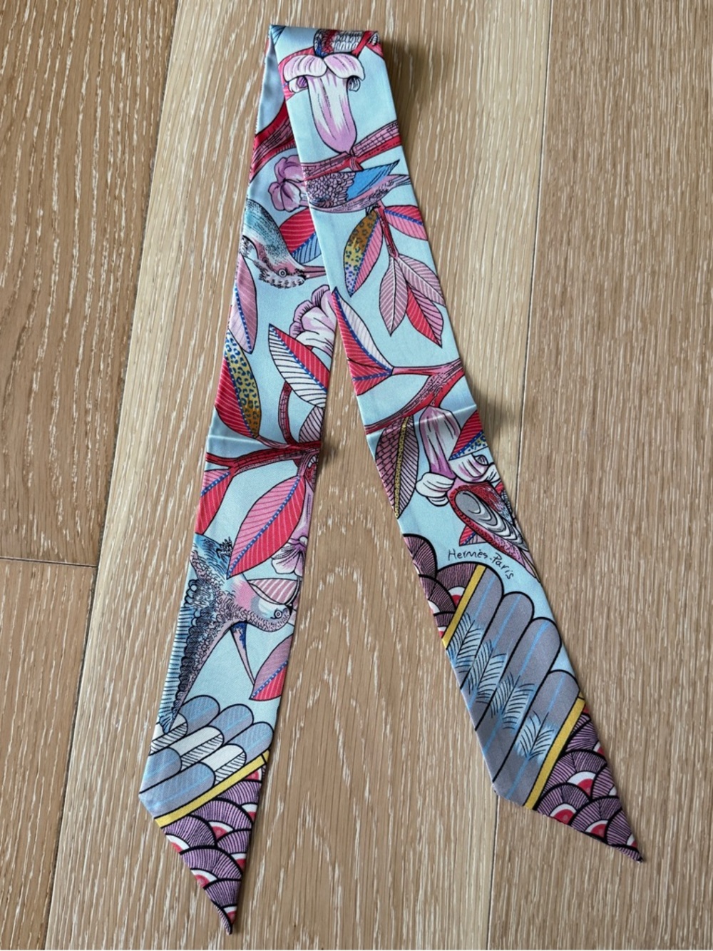 NWOT Hermes 100% Silk Tree Of Song Twilly Bleu Pale Rose Blue Jean gray pink
